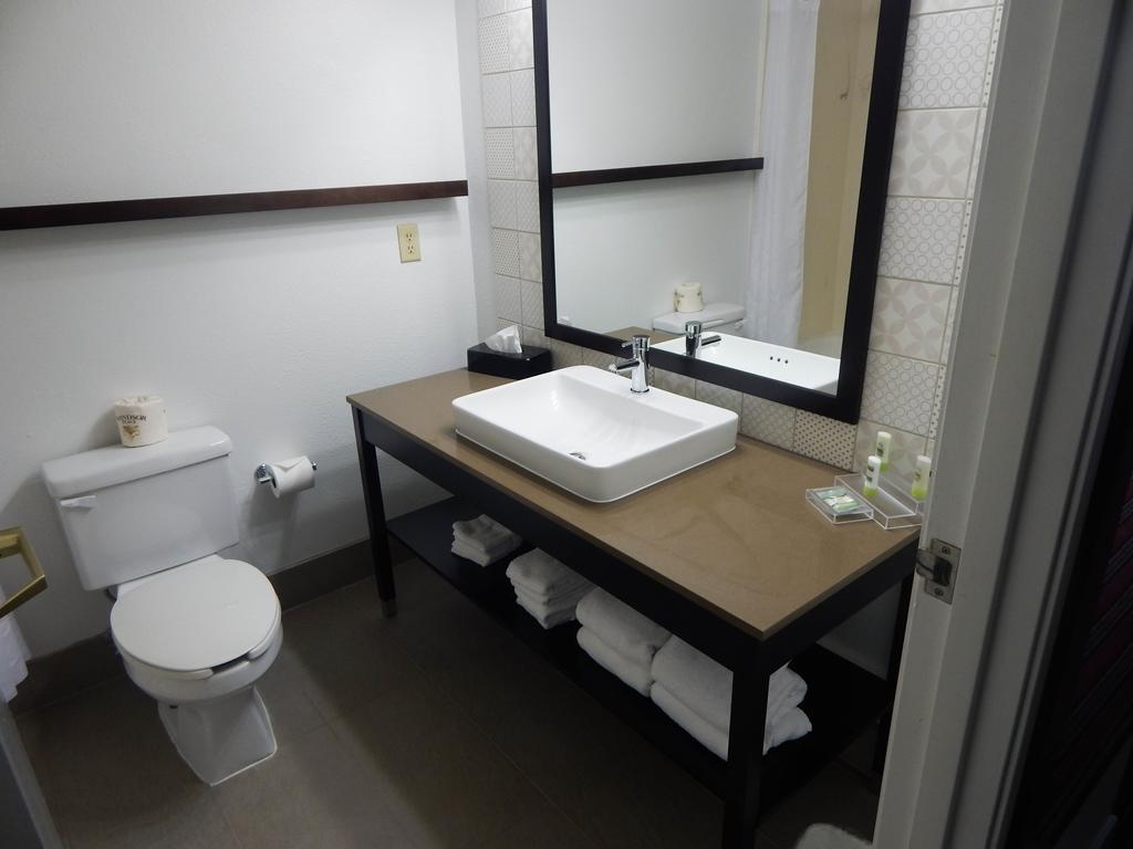 Country Inn & Suites By Radisson, Dfw Airport South, Tx Irving Kültér fotó